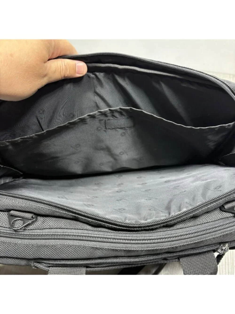 Wenger SwissGear Laptop Briefcase Black Nylon Messenger Travel Bag 15